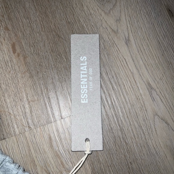 *SEND BEST OFFER* Essentials Fear Of God shorts Size large - Picture 3 of 6